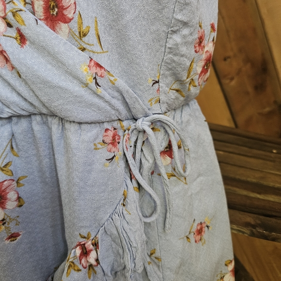 Adorable Floral Faux Wrap Romper Ruffle Hem Shorts Altar'd State Medium - Picture 7 of 13